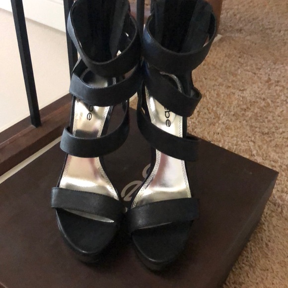 Sophisticated  Bebe shoes - Picture 2 of 8